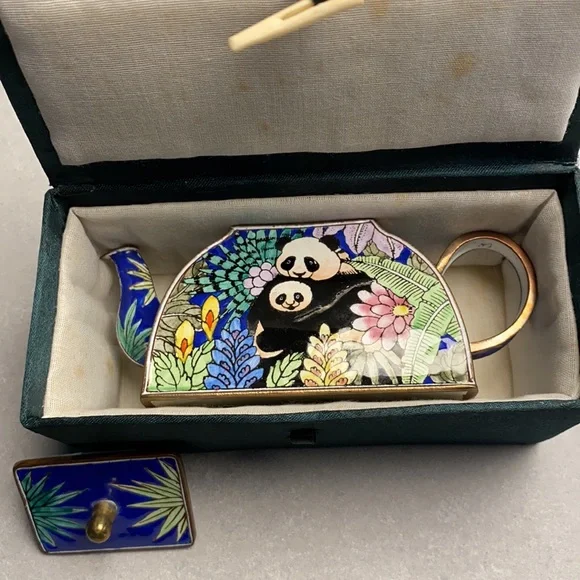 Vintage Kelvin Chen Tea Pot - Pandas - Picture 10 of 13